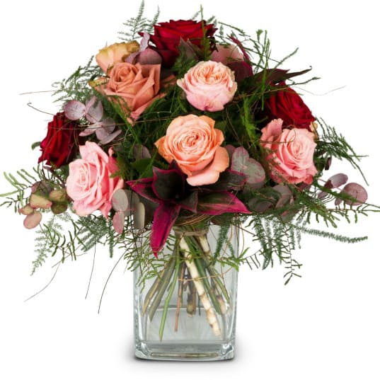 Romantic Roses mixed Rosen mit feinem Beiwerk